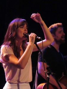 Leighton Meester performs live at the Troubadour in W. Hollywood - photo: Splash