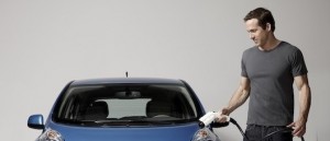 Ryan Reynolds pictured with the Nissan Leaf 