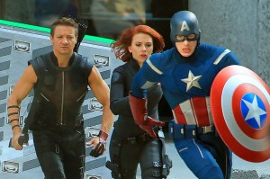 Jeremy Renner, Scarlett Johansson,and Chris Evans film "The Avengers" at Grand Central Terminal in NYC - photo: Splash